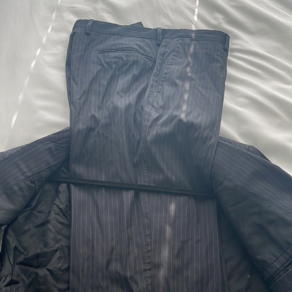 Dolce & Gabbana Mens Navy Pinstripe Suit - Picture 4 of 4